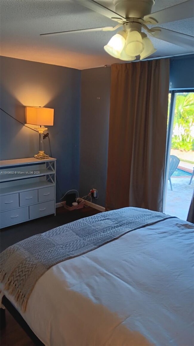 Building Photo - 2560 SW 11th St