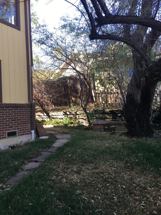 Building Photo - Lovely S. Boulder 5BD House on Open Space - Available June 1st!
