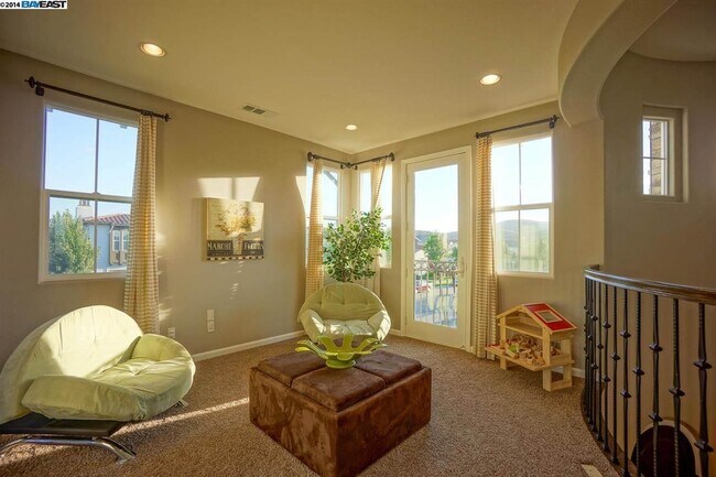 Building Photo - 3200 Spicewood Ln