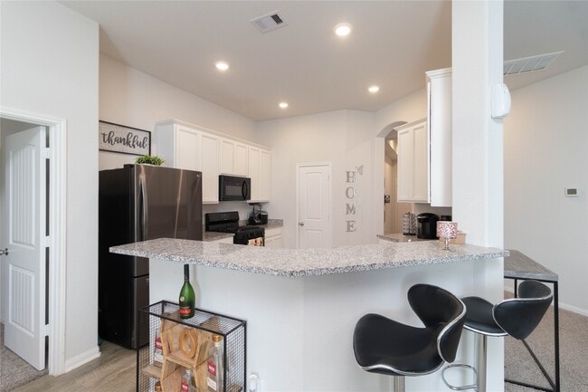 Building Photo - 2209 Cedar Vly Dr