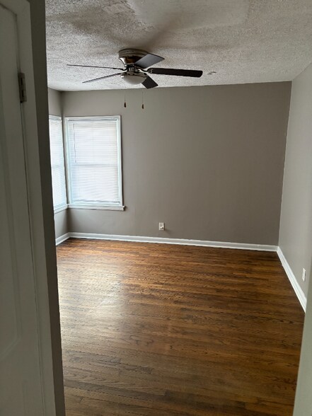 Building Photo - 3827 Corby St