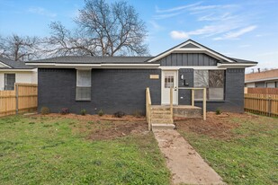 Building Photo - 1205 N 6th St