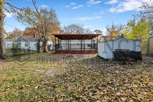 Building Photo - 1249 N Pershing St