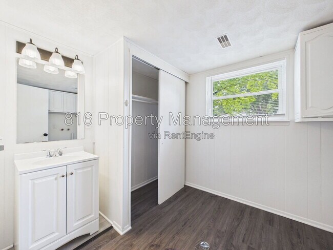 Building Photo - 2835 Tepee Ave