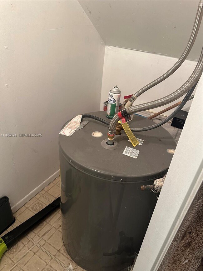 Building Photo - 1624 NW 90th Way