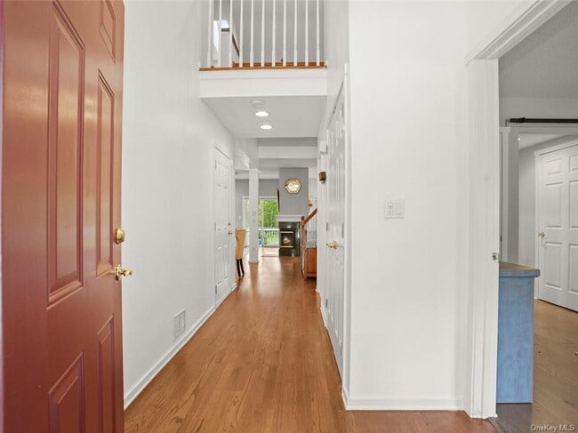 Building Photo - 912 Heritage Hills