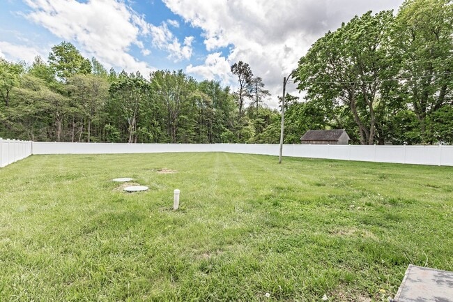 Building Photo - 3 bedroom, 1 bath ranch home in Middletown