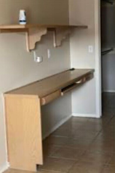 Building Photo - 703 La Mancha Dr