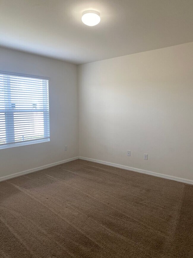 Building Photo - Welcome Home! 3BR/2BA Single-Family Home w...
