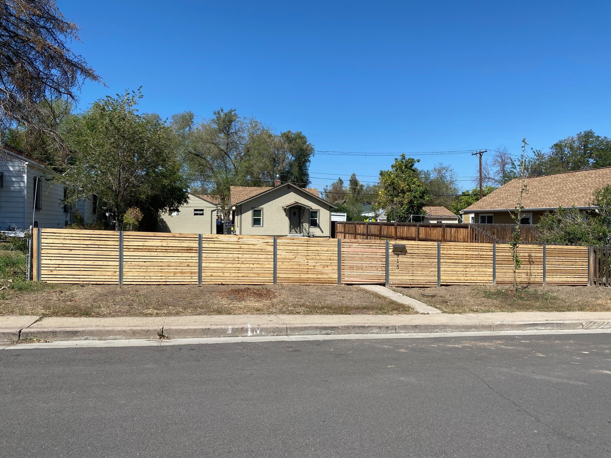 Front Fence - 915 Irving St