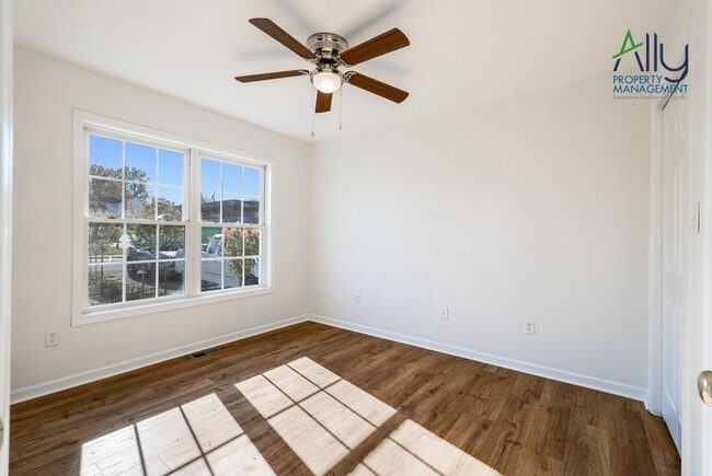 Building Photo - 409 S Magnolia Ave