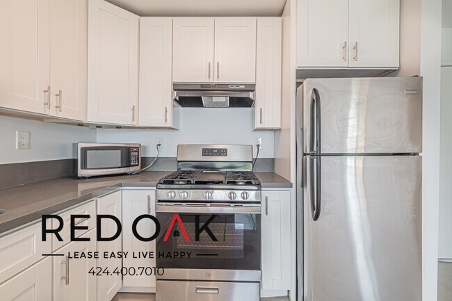 Building Photo - 3540 Fletcher Dr