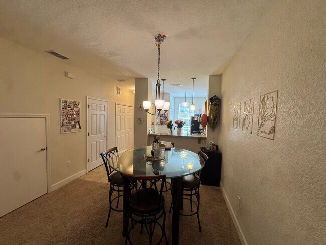 Building Photo - 2508 SW 35th Pl