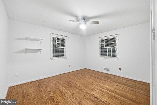 Building Photo - 808 Cottonwood Dr