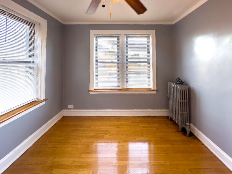 Building Photo - 1553 W 83rd St