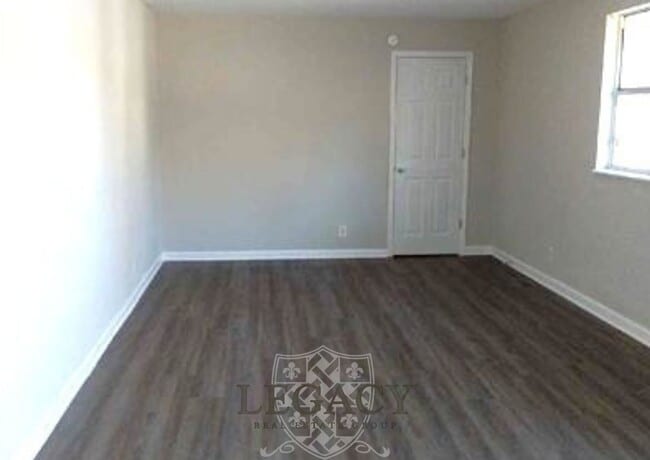 Building Photo - 1312 Searcy St