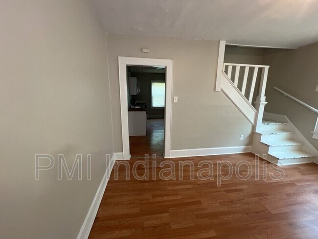 Building Photo - 310 N Riley Ave