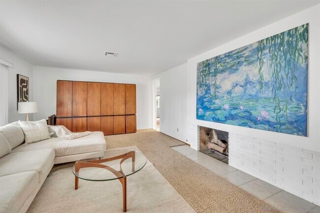 Building Photo - 17052 Bernardo Oaks Dr