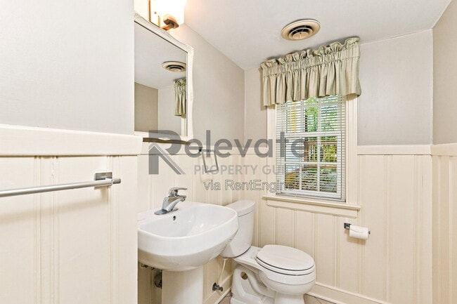 Building Photo - 2321 Pleasant Run Dr