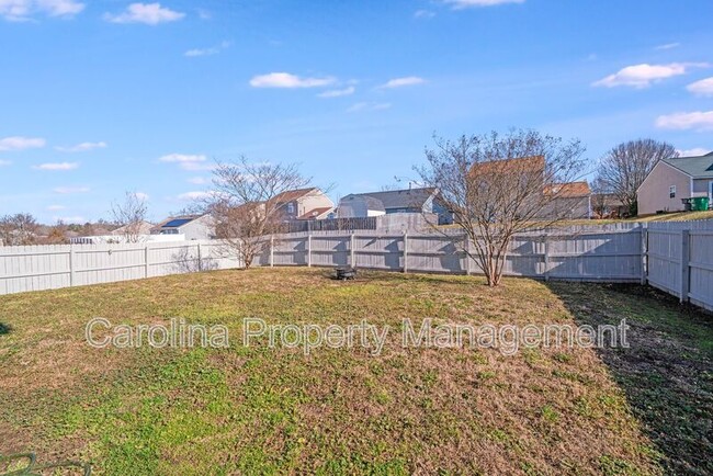 Building Photo - 7020 Bullock Dr