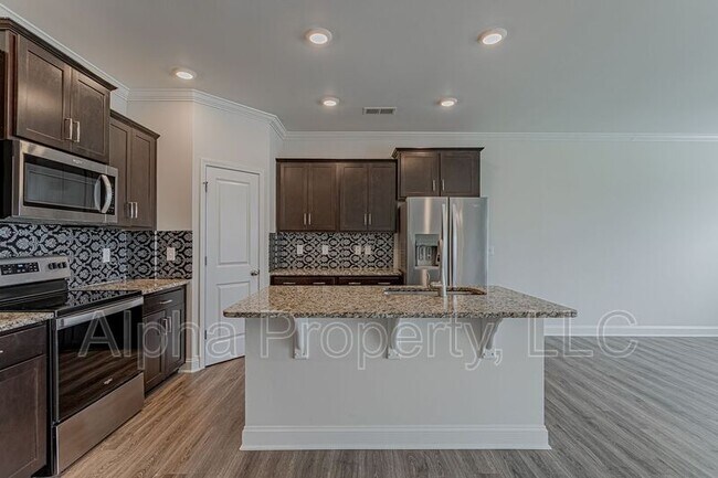 Building Photo - 420 Yellow Fox Rd
