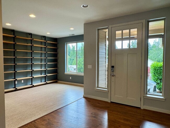 Building Photo - Stunning Bainbridge Island 4 bedroom home....available now!