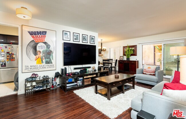 Building Photo - 1730 Camino Palmero St