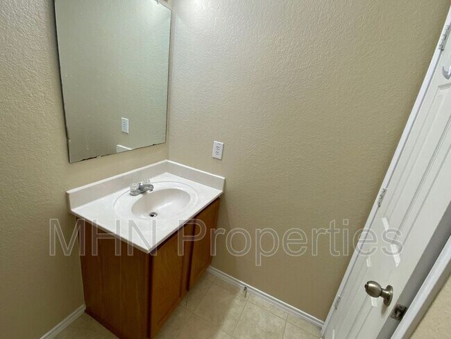 Building Photo - 5923 Trent Ranch