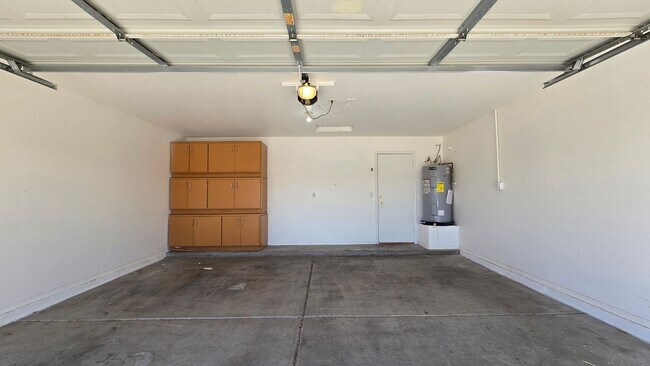 Building Photo - 13344 W Desert Ln
