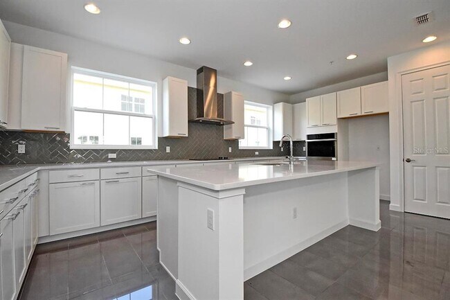 Building Photo - 1520 Lake George Dr