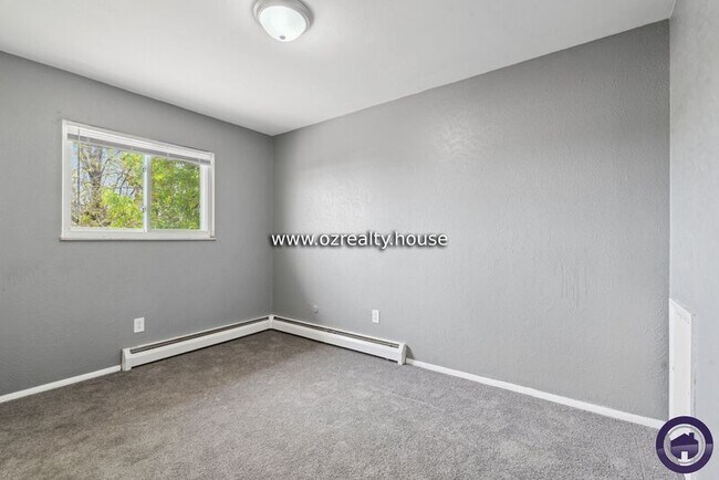 Building Photo - 1733 Christian Ave