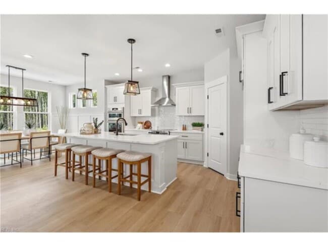 Building Photo - 5 Bedroom 3 Bathroom for rent