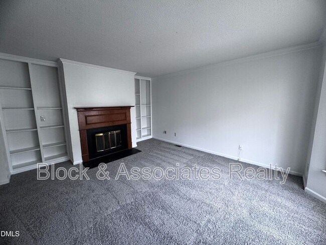 Building Photo - 4110 Kaplan Dr