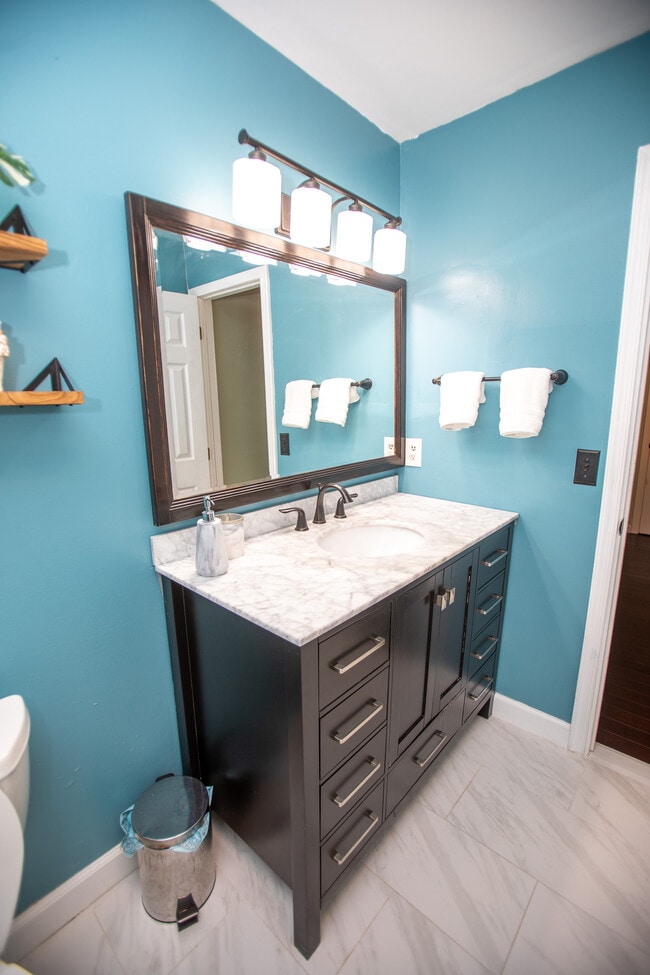 Building Photo - 107 Navaho Ct