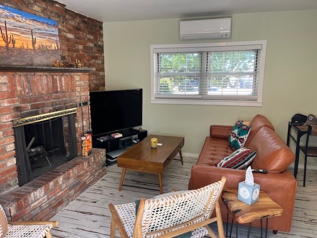 Building Photo - 115 Camino de las Crucitas