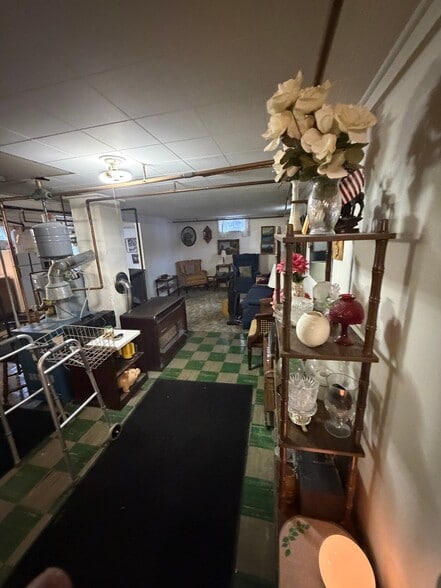 Building Photo - 45 Deerfield St