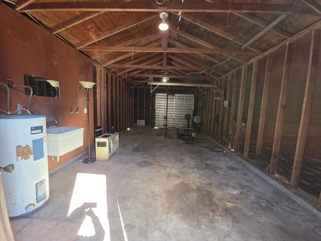 Building Photo - 560 Canal St