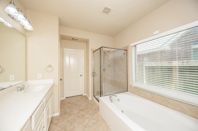 Building Photo - 4019 Windmill Creek Dr