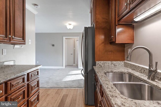 Building Photo - 4413 Romlon St