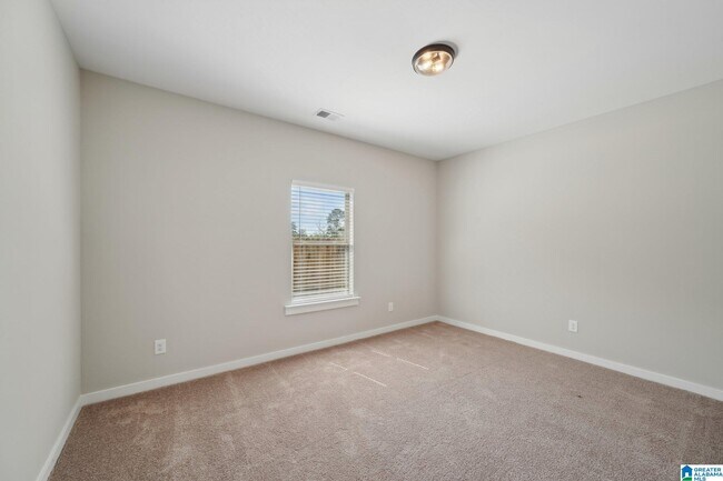Building Photo - 129 Kings Wy