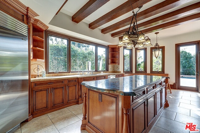 Building Photo - 209 S Anita Ave