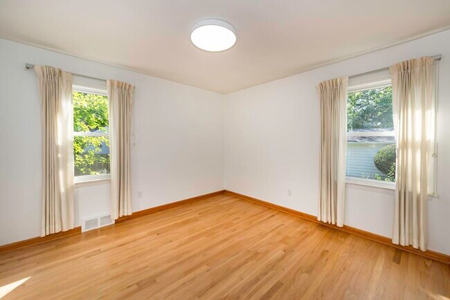 Building Photo - 1616 Morton Ave