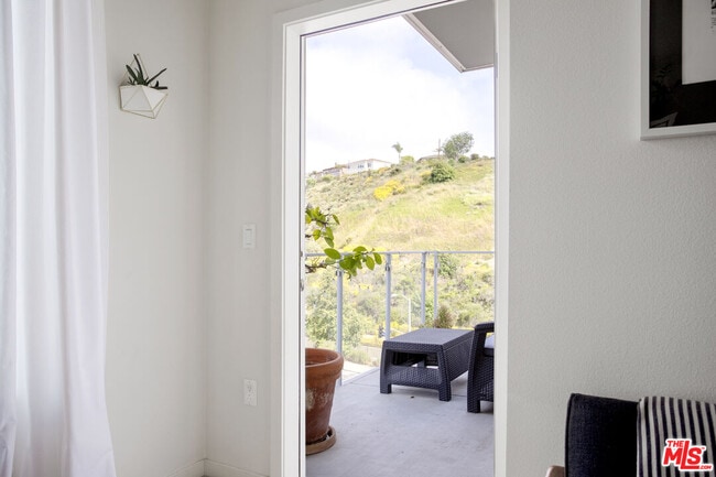 Building Photo - 12655 Bluff Creek Dr