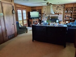 Building Photo - 1013 N Cottonwood Dr