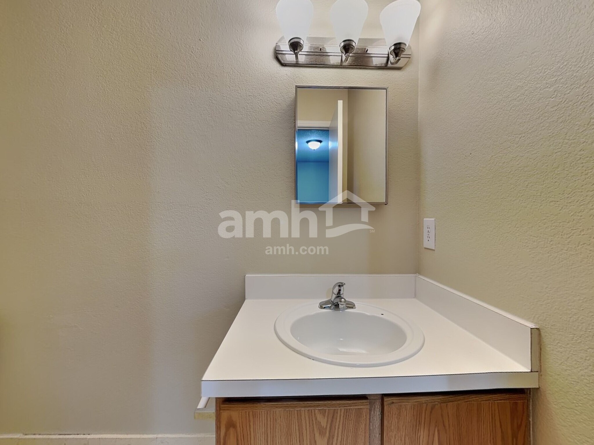 Building Photo - 800 Castlewick Ct