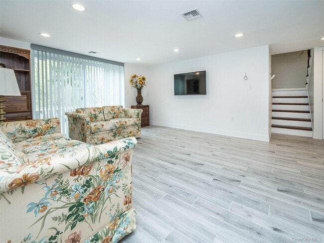 Building Photo - 1 Milford Ln