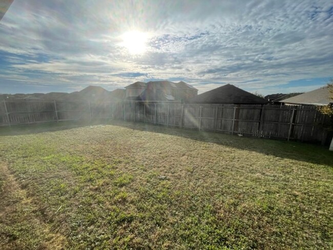 Building Photo - Spacious Home in Burleson ISD