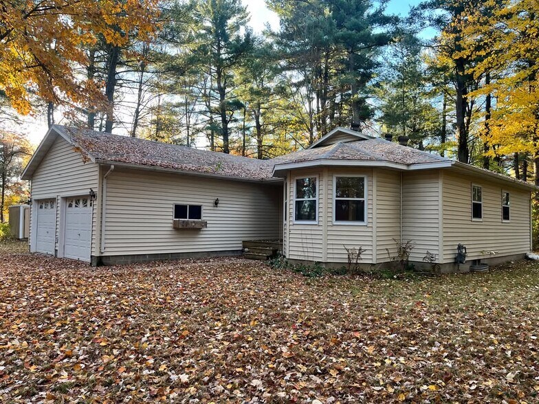 Front of House-2 car garage - 2184 13 12 1/2 Ave