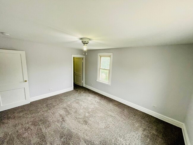 Building Photo - 3632 S 52nd Ct