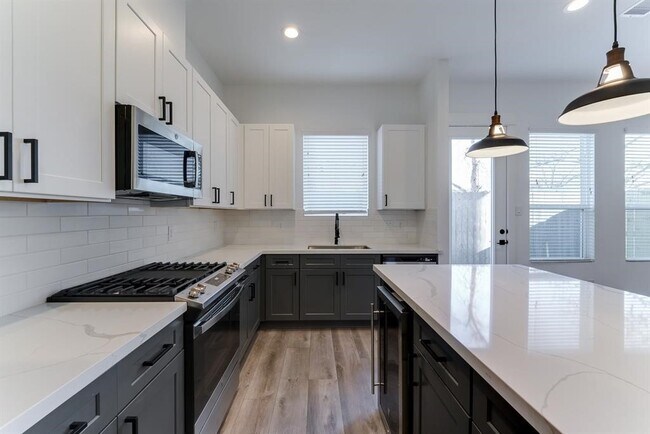 Building Photo - 7712 Johanna Pk Dr